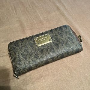 Michael Kors wallet